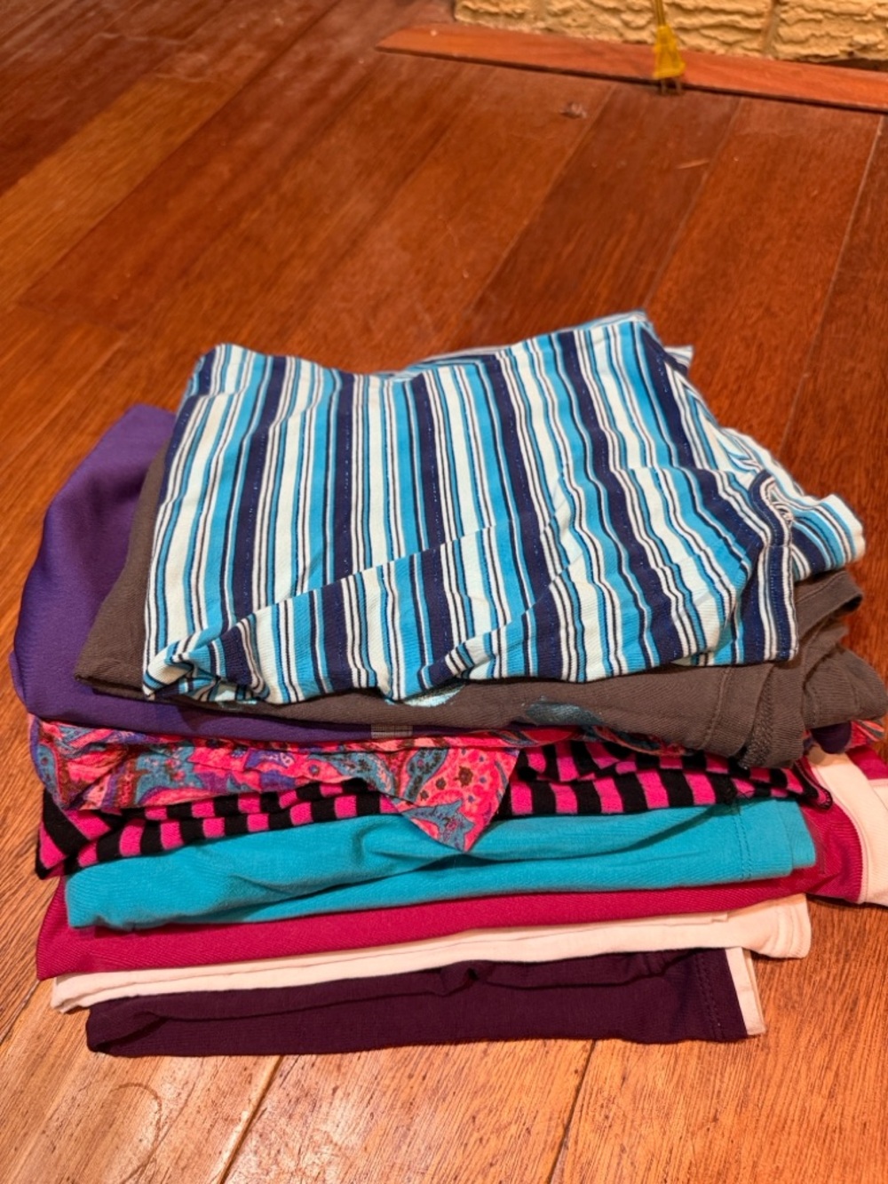 Ladies size medium whole lot 9 t shirts Striped Short-Sleeve Tees